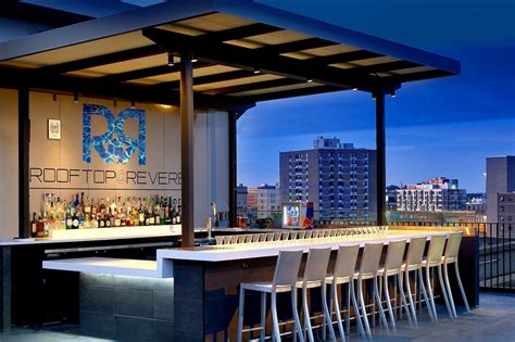 Boston Restaurants, Bars & Nightlife .